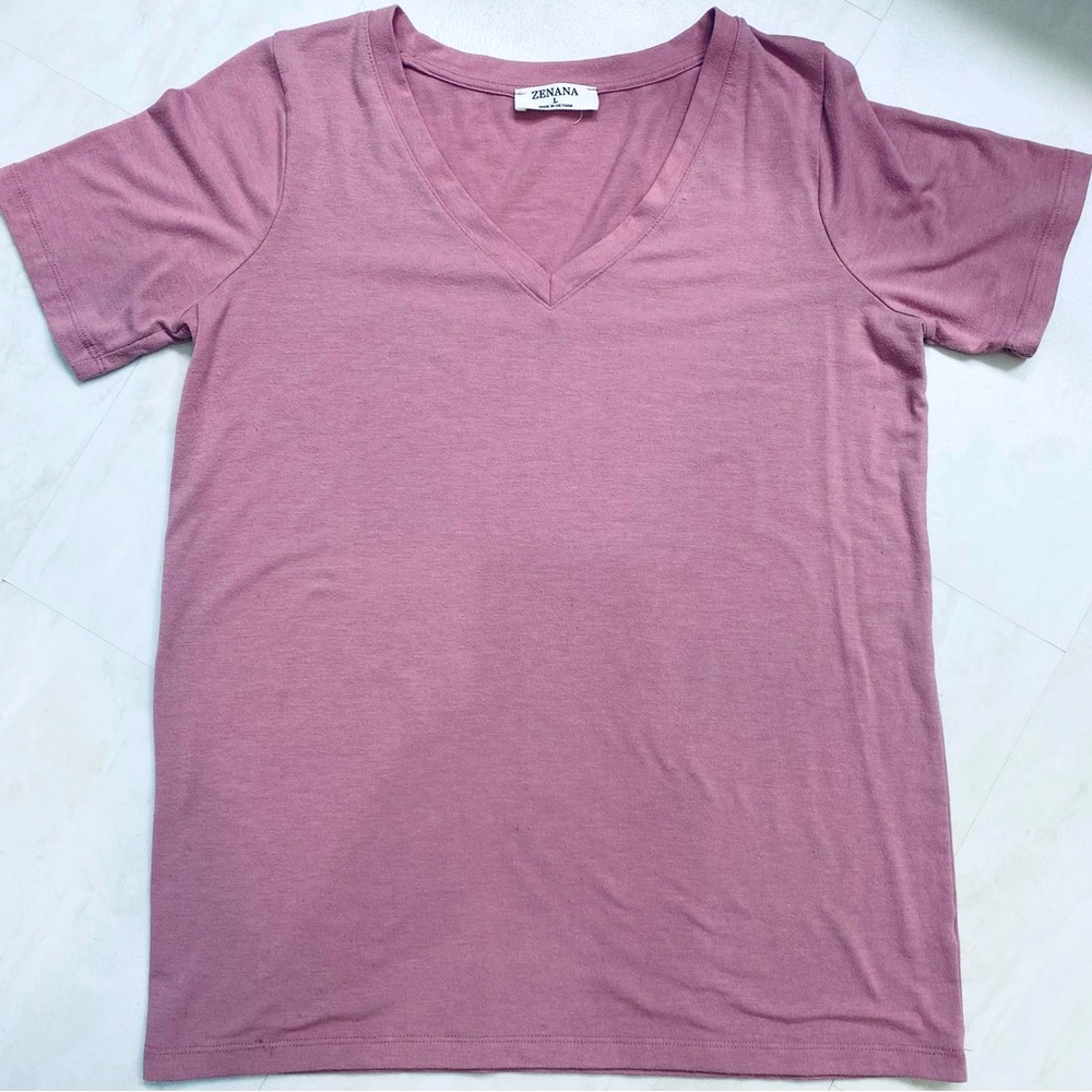 Zenana v-neck t-shirt. Size Large. Like new.